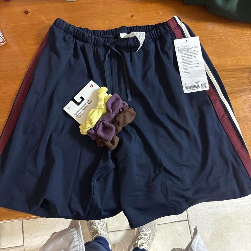 Lululemon Women's Navy and Blue Shorts